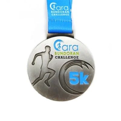 kaufen 70mm geprägte Zinklegierung Maßgeschneiderte Rennmedaille / Maßgeschneiderte Medaillen für 5K-Awards Online-Herstellung