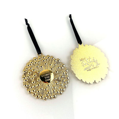 kaufen Individuell angefertigte glänzende Gold BEATLES Veranstaltung Ornament Sandblasting Dekorationen mit Samt handgefertigte Box Online-Herstellung