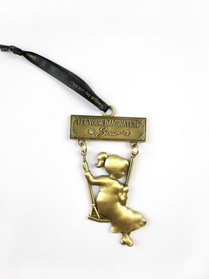 kaufen Erleben Sie Nostalgie und Wunder mit Dreamer's Swing Cirque du Soleil Imagination Ornament Anpassungsfähige Metallveredelung Online-Herstellung