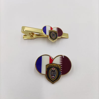 kaufen Custom Tournament Security Force Badge – Premium Heart-Shaped Dual Flag Enamel Pin and Tie Clip Set Online-Herstellung
